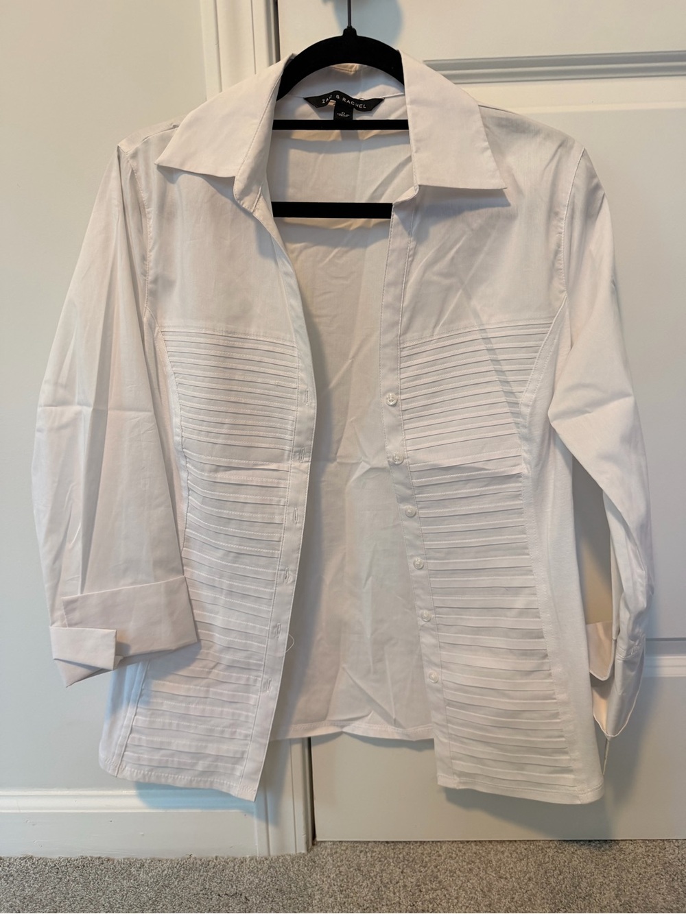 NWT 2 by Rachel White Pintuck Button Down Blouse Size Medium